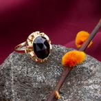 Gouden ring met granaat | Vintage (ovaal facet, geelgoud), Gebruikt, Overige kleuren, 20 of groter, Ophalen of Verzenden