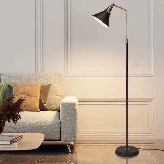 Industriële Vloerlamp – Zwart Goud Staande Lamp met Draaikop, Huis en Inrichting, Lampen | Vloerlampen, Nieuw, Verzenden