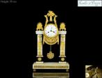 Een grote Louis XVI Franse pendule in goede staat - Wit