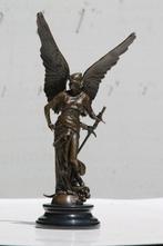 coutan - sculptuur, imposant beeld ,,de gewapende vrede,, -