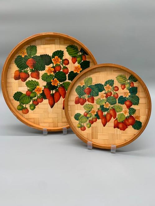 Vintage set dienbladen bamboe strawberry, Huis en Inrichting, Woonaccessoires | Dienbladen, Zo goed als nieuw, Hout, Rond, Ophalen of Verzenden