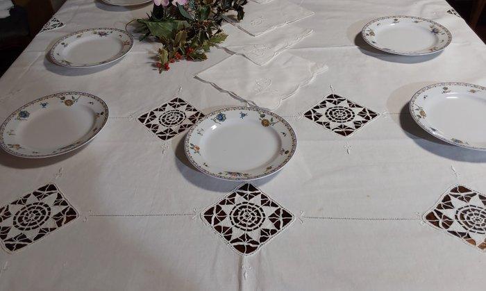 Tafelkleed (13) - 260 cm - 190 cm - Oude borduursels, Antiek en Kunst, Antiek | Kleden en Textiel