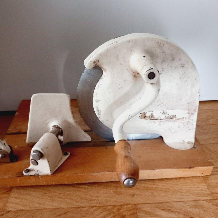 Snijmachine - Hout, IJzer - Oude broodsnede, Antiek en Kunst, Antiek | Wandborden en Tegels