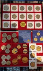 Nederland. Lote de 43 monedas conmemorativas de diferentes, Postzegels en Munten, Munten | Europa | Niet-Euromunten