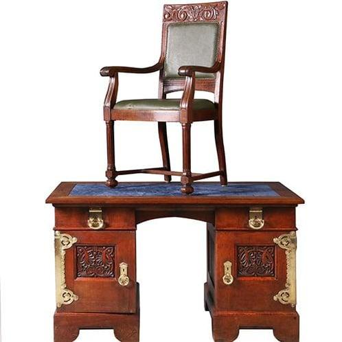 Art Nouveau Bureau met brons beslag en armstoel  incl stof e, Antiek en Kunst, Antiek | Meubels | Stoelen en Banken, Ophalen of Verzenden