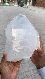 Grote maat uitzonderlijk helder kwarts kristal / iriserende, Verzamelen, Mineralen en Fossielen