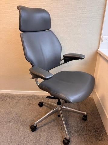 Humanscale freedom headrest verschillende showroommodellen beschikbaar voor biedingen