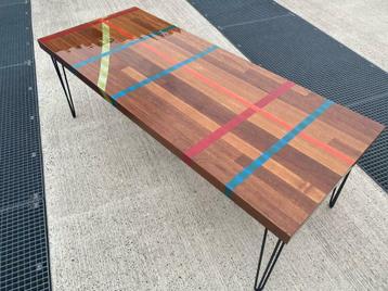 Gymzaalvloer tafel, duurzaam, robuuste tafel, gymzaal vloer. beschikbaar voor biedingen