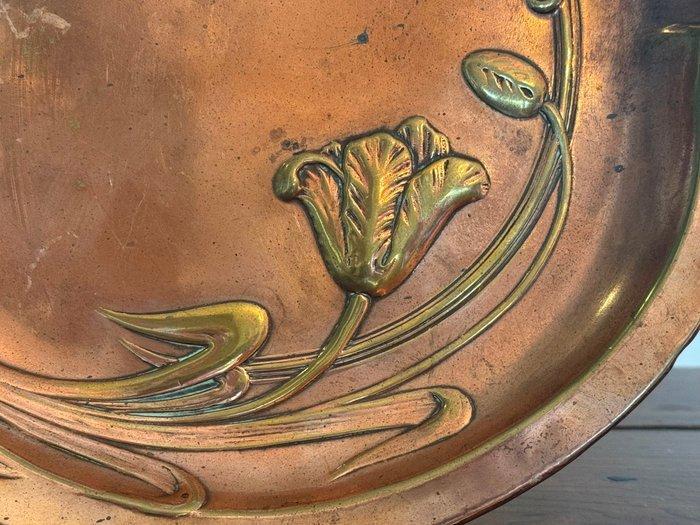 Bord - Koper, Messing - Messing Koper Jugendstill, Antiek en Kunst, Kunst | Designobjecten