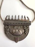 Hanger en ketting - 125,7 g - Zilver - India - Eind 20e eeuw