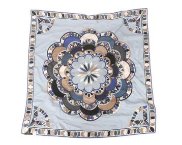 Een zijden Emilio Pucci Firenze sjaal beschikbaar voor biedingen