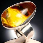 Grote parel van amber cognac Anello Ambra Baltica:
