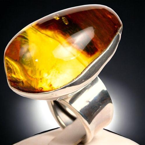 Grote parel van amber cognac Anello Ambra Baltica:, Verzamelen, Mineralen en Fossielen