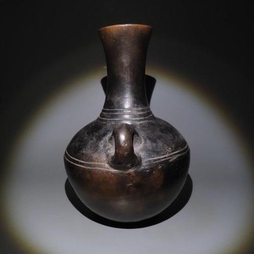 Chimú Keramiek Vas. 1500 na Christus. Hoogte 28,5 cm., Verzamelen, Mineralen en Fossielen