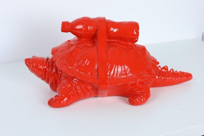 William Sweetlove (1949) - Red Cloned Turtle with pet, Antiek en Kunst, Antiek | Overige Antiek