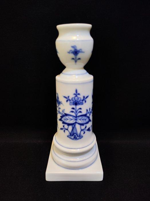 Meissen - J. J. Kaendler - Kandelaar Kandelaar hoogte 15,0, Antiek en Kunst, Antiek | Meubels | Tafels