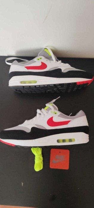 Nike - Low-top sneakers beschikbaar voor biedingen