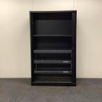 Roldeurkast / archiefkast  vv 1 legbord en 3x uittrekframe,
