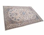 Een oosters vloerkleed, Nain, afm. 325 x 225 cm., Gebruikt
