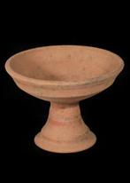 West-Aziatisch Terracotta Kelk met Geschilderde Decoratie