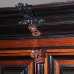 Reusachtige Hollandse kolomkast ca 1700 unieke kwaliteit met, Antiek en Kunst, Ophalen of Verzenden