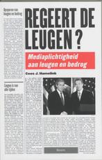 Regeert de leugen ? 9789053529485 C.J. Hamelink, Verzenden, Zo goed als nieuw, C.J. Hamelink