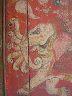 Paneel met een witte olifant en godheid. - Hout - India -, Antiek en Kunst