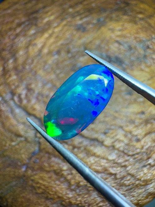 Zwart gefacetteerde opaal uit Ethiopië. 3,05 karaat. Geen, Verzamelen, Mineralen en Fossielen