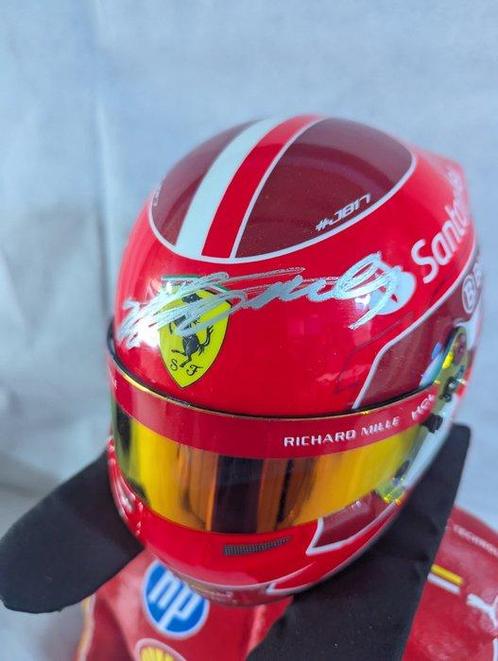 Ferrari - Modelauto (3) - Helmet Charles Leclerc scala 1:2, Verzamelen, Automerken, Motoren en Formule 1