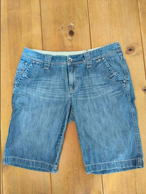 jeans bermuda van ESPRIT maat 42, Kleding | Dames, Spijkerbroeken en Jeans, Zo goed als nieuw, Ophalen of Verzenden