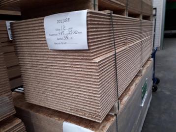 OSB platen met schoonheidsfoutje. 18mm € 3.60 per M² beschikbaar voor biedingen