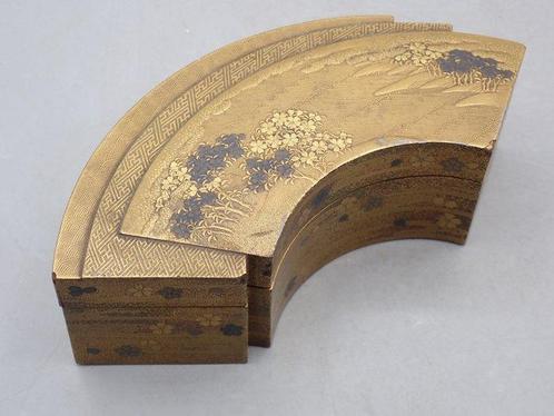 Doos - Inciensdoos (Kogo) in maki-e nashiji - Gelakt hout, Antiek en Kunst, Antiek | Overige Antiek