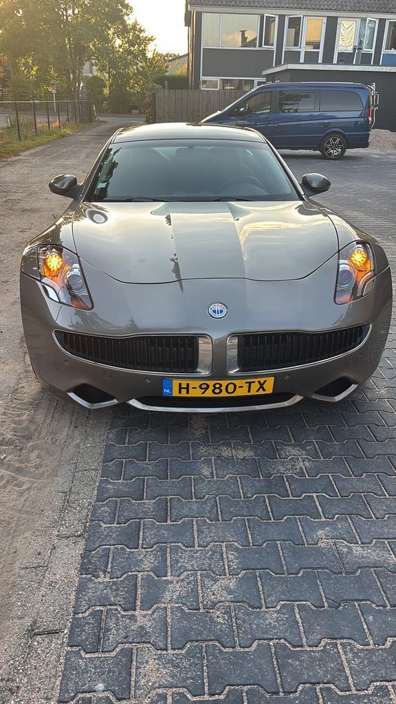 Fisker Karma 2.0 E 156KW 2014 Grijs, Auto's, Fisker, Dealer onderhouden, Te koop, Automaat, Sedan, BTW verrekenbaar, Zilver of Grijs