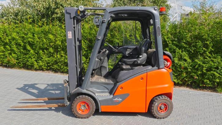 heftruck lpg    linde 1600 kg 391h16t evo triplomast lpg, Zakelijke goederen, Machines en Bouw | Heftrucks en Intern transport