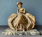 Johannes Dommisse (1878-1955) - sculptuur, Lezende vrouw -, Antiek en Kunst, Antiek | Keramiek en Aardewerk