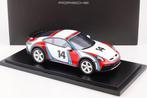 Spark 1:18 - Model sportwagen - Porsche 911 Dakar + Showcase, Hobby en Vrije tijd, Nieuw