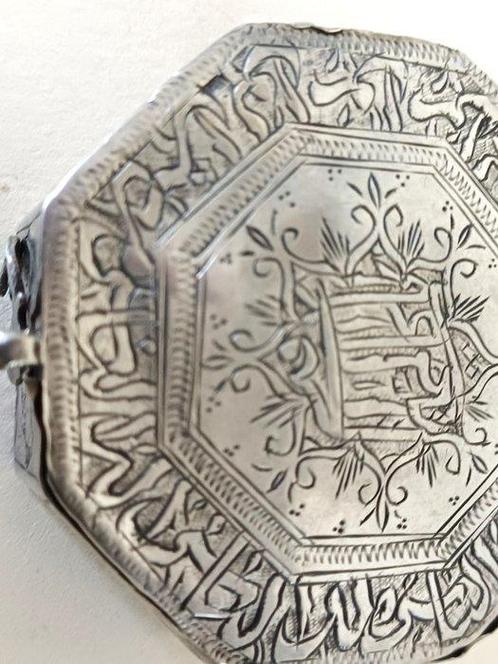 Doos - Zilver - Octagonaal talisman, Antiek en Kunst, Antiek | Goud en Zilver
