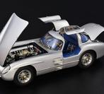 CMC 1:18 - Modelauto - M-243 Mercedes Benz 300 SLR, blaues, Nieuw