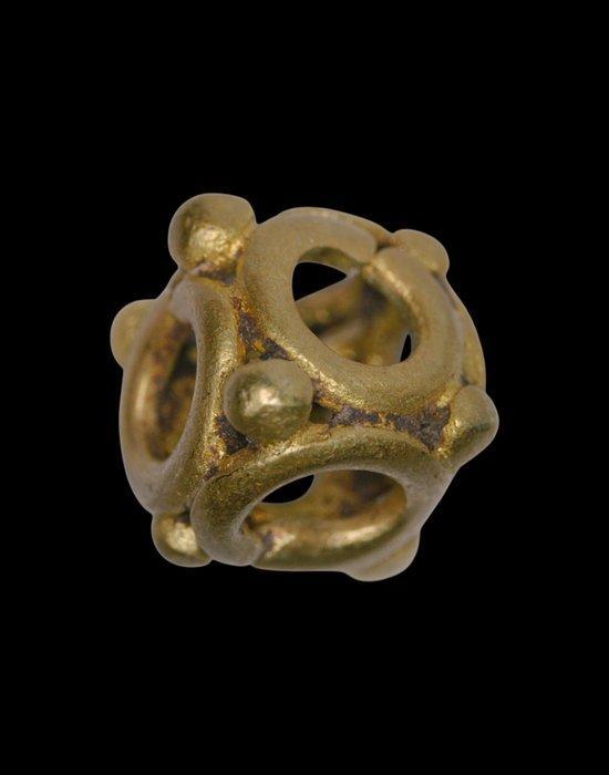 Airlangga (Erlangga) of het vroege Majapahit-Imperium. Geel, Sieraden, Tassen en Uiterlijk, Antieke sieraden