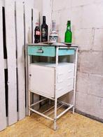 Medicijnkastje - Vintage industriële kast - Staal, Antiek en Kunst