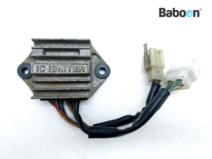 Spanningsregelaar Kawasaki Z 1000 LTD 1981-1982 (KZT00J, Motoren, Onderdelen | Kawasaki, Gebruikt, Verzenden