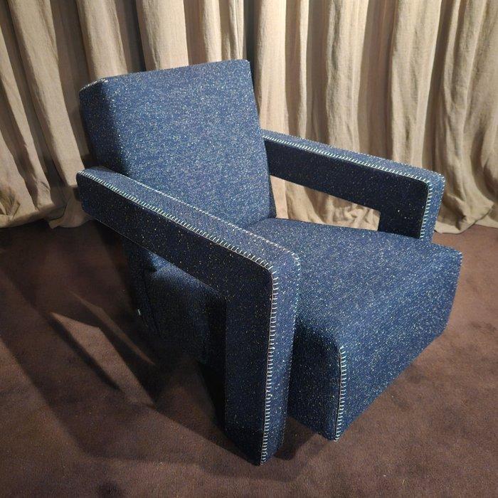 Cassina - Gerrit Rietveld - Fauteuil - 637 Utrecht - Fabric, Antiek en Kunst, Kunst | Designobjecten