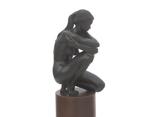 Irenee Duriez (1950), Knielend naakt, Brons