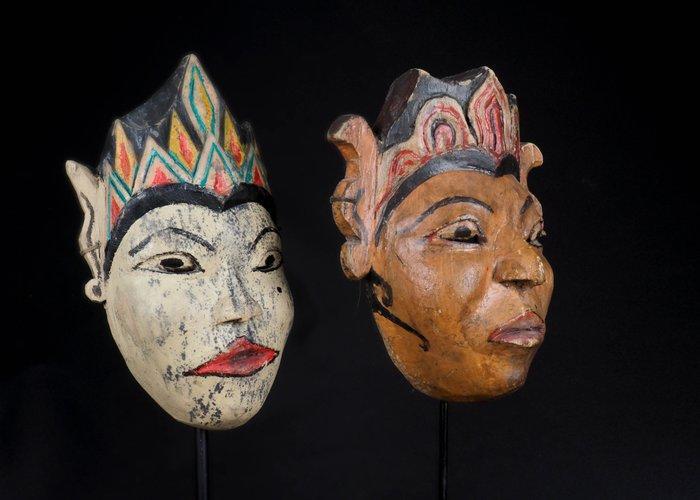 2 Topéng maskers - Java - Indonesië (Zonder Minimumprijs), Antiek en Kunst, Kunst | Niet-Westerse kunst
