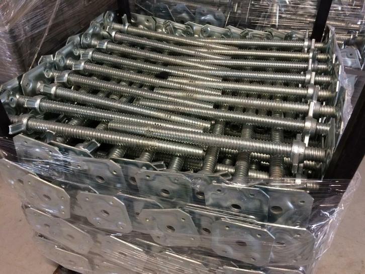 Nieuwe scherp geprijsde spindels voetspindels steiger, Doe-het-zelf en Verbouw, Steigers, Nieuw