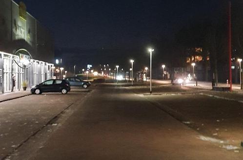 ACTIE : HYBRIDE LED solar + 230V lantaarnpaal armatuur + zon, Zakelijke goederen, Overige Zakelijke goederen, Verzenden