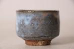 Japanse Hagi-keramiek Sake-beker – Zacht blauw en roze met, Antiek en Kunst, Antiek | Overige Antiek