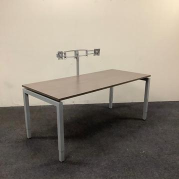 bureau 180x80 cm, hoogte verstelbaar, vv dubbele monitorarm, beschikbaar voor biedingen