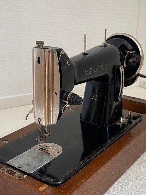 Veritas 32 Naaimachine - Hout, IJzer, Antiek en Kunst, Kunst | Designobjecten
