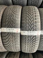 215-65-17 Bridgestone Winterbanden 4.5mm Montage 215 65 17, Auto-onderdelen, Banden en Velgen, Ophalen, 17 inch, Winterbanden